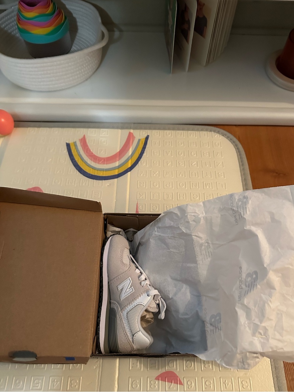 New Balance Grey White Shoe Box - 574 Model - Picture 13 of 14